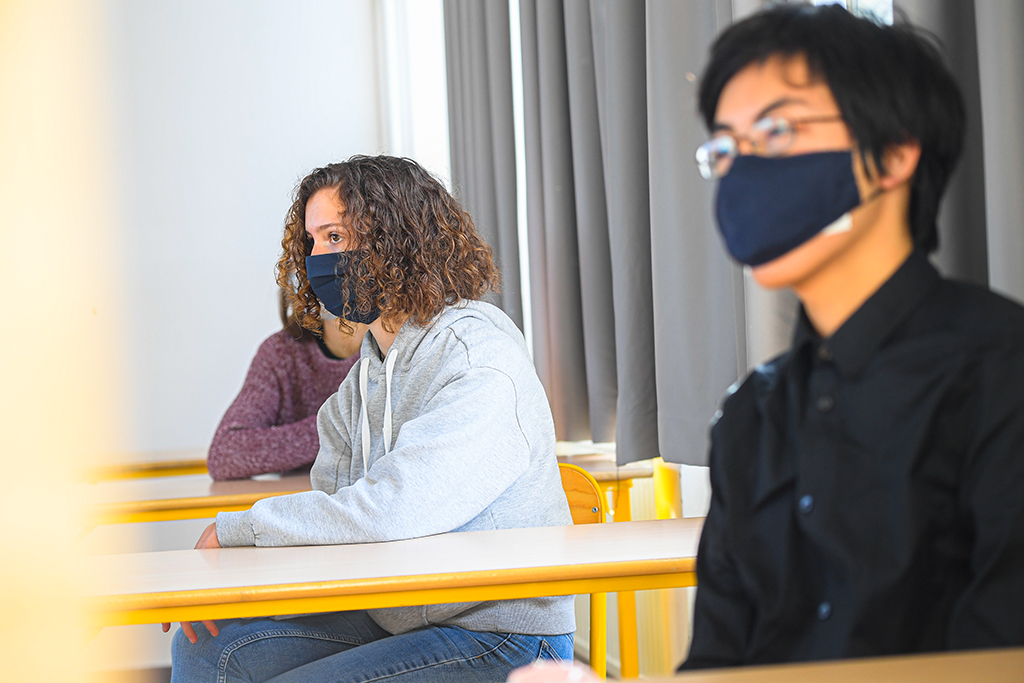 Maskenpflicht im Unterricht (Bild: Laurie Dieffembacq/Belga)