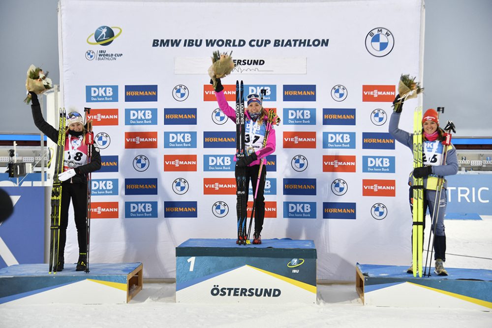 Biathlon-Weltcup: Lisa Theresa Hauser, Marketa Davidova und Denise Herrmann auf dem Podium ib Östersund (Bild: Anders Wiklund/TT News Agency/AFP)