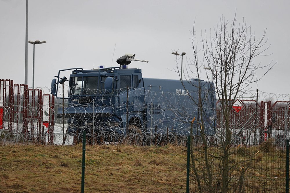 Am Grenzübergang Bruzgi-Kuznica zwischen Polen und Belarus, Freitag (Bild: Maxim Guchek/Belta/AFP)