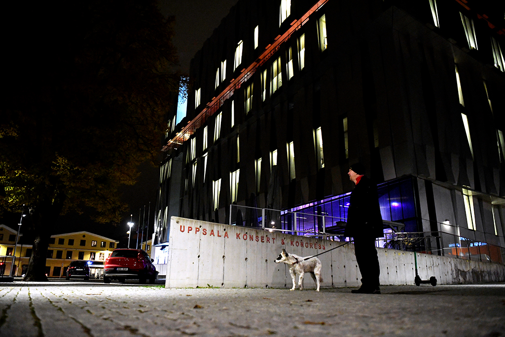 Das Konzerthaus von Uppsala am Dienstagabend (Bild: Anders Wiklund/TT News Agency/AFP)