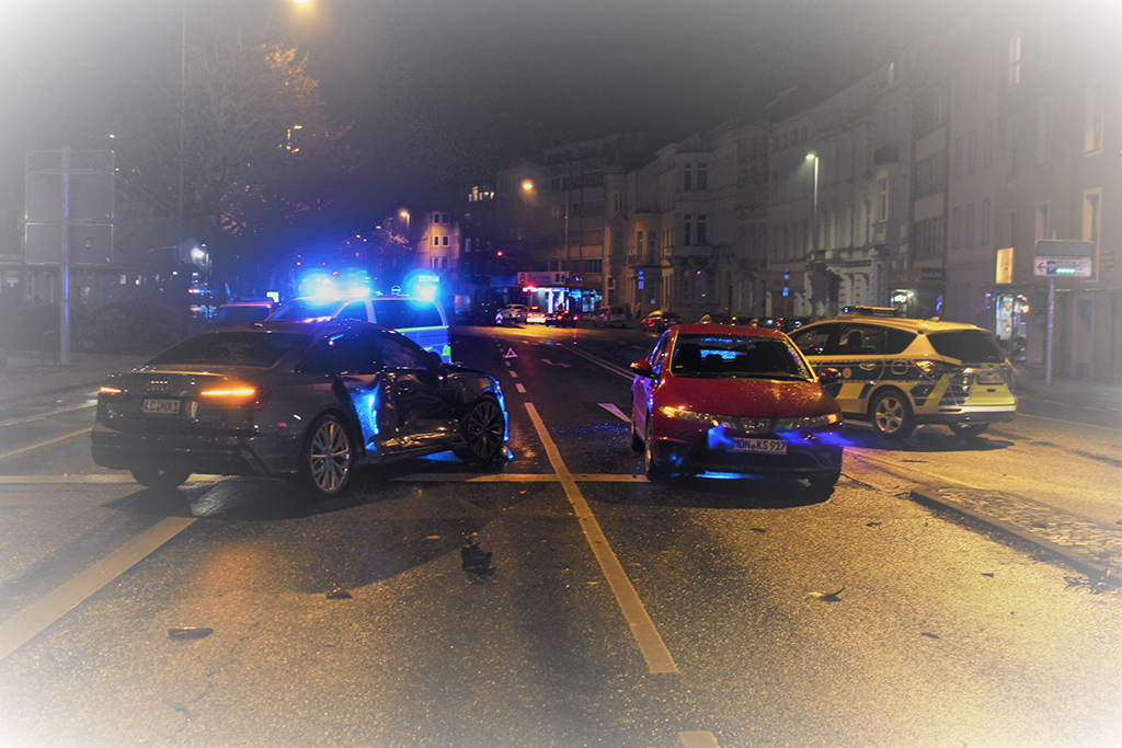 Die Unfallstelle am Kaiserplatz (Bild: Polizei Aachen)