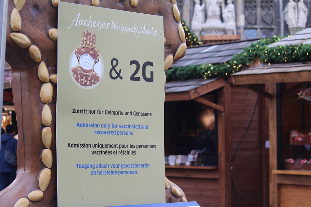 2G-Regelung auf dem Aachener Weihnachtsmarkt (Bild: Andreas Lejeune/BRF)