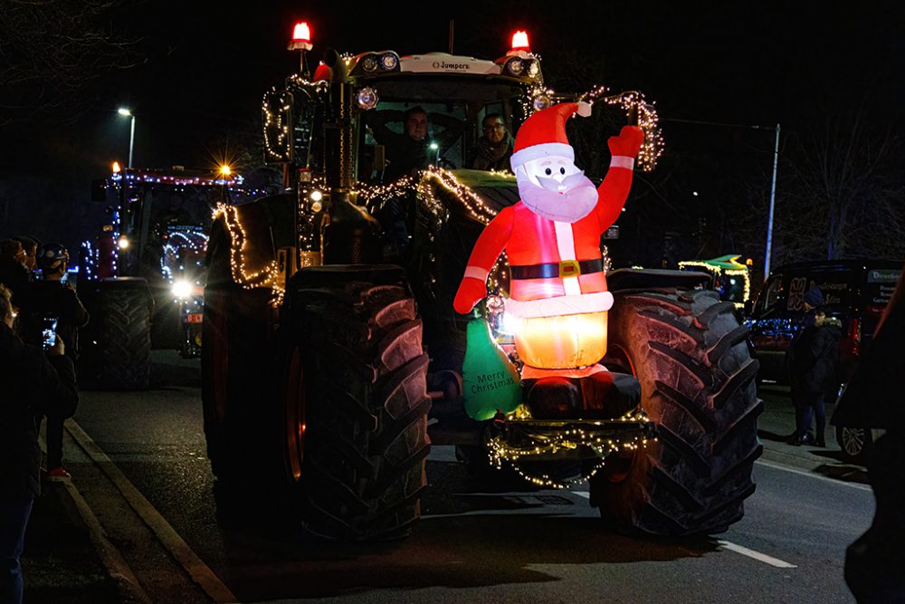 Adventsleuchten der Traktoren 2021 (Bild: Olivier Krickel/BRF)