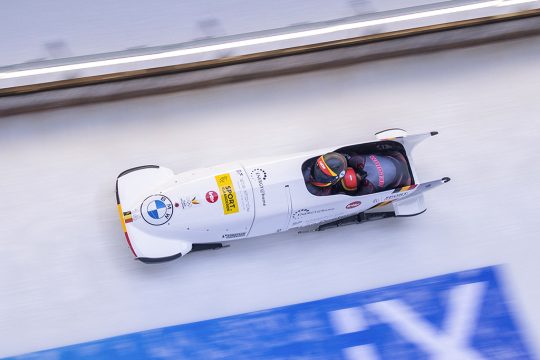 Die belgischen Bob-Fahrerinnen An Vannieuwenhuyse und Sara Aerts (Bild: Johann Groder/EXPA/APA/AFP)