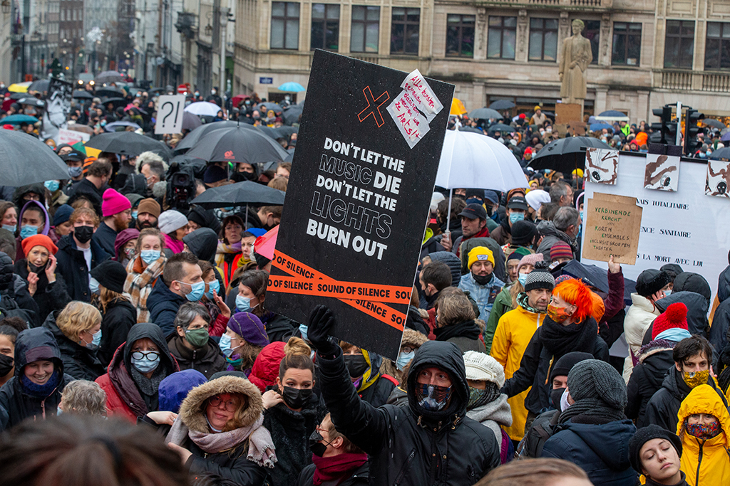 Protest gegen erneute Schließung des Kultursektors auf dem "Mont des Arts" in Brüssel (Bild: Nicolas Maeterlinck/Belga)
