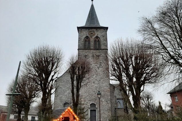 Die Pfarrkirche in Weismes (Bild: Stephan Pesch/BRF)