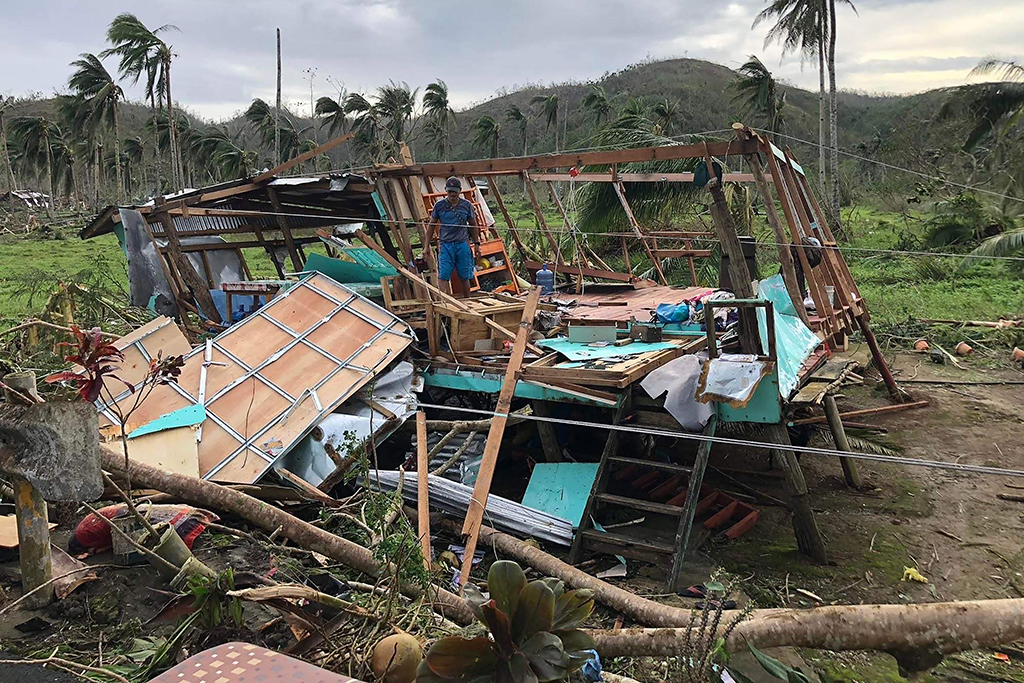 Zerstörungen auf der Insel Siargao (Bild: Roel Catoto/AFP)