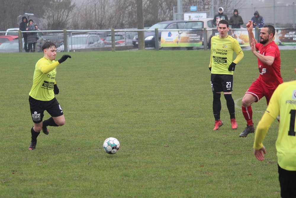 Raeren-Eynatten und Habay-la-Neuve trennen sich 2:2 (Bild: Marvin Worms/BRF)