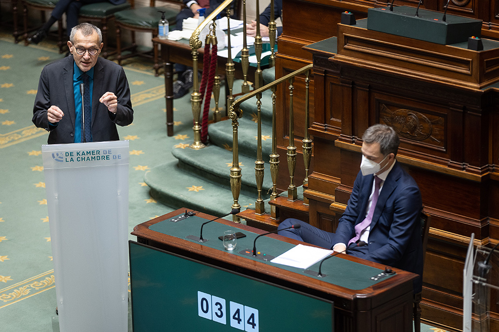 Gesundheitsminister Vandenbroucke und Premier De Croo am Donnerstag in der Kammer (Bild: James Arthur Gekiere/Belga)