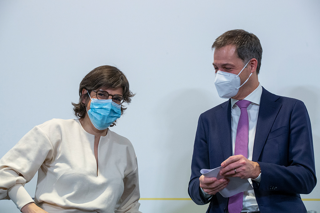 Energieministerin Tinne Van der Straeten und Premierminister Alexander De Croo (Bild: Nicolas Maeterlinck/Belga)