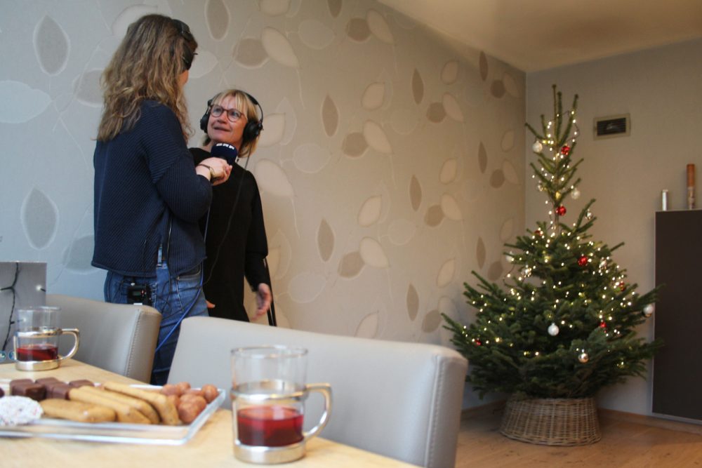 BRF liefert Tannenbaum nach Raeren (Bild: Katrin Margraff/BRF)