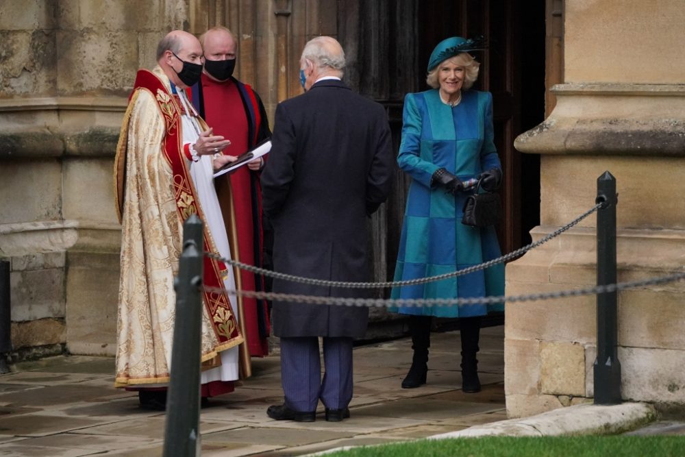 Kronprinz Charles und Camilla vor der Weihnachtsmesse in Windsor (Bild: Jonathan Brady/AFP)