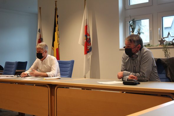 Büllingens Bürgermeister Friedhelm Wirtz und Amels Bürgermeister Erik Wiesemes (Bild: Andreas Lejeune/BRF)