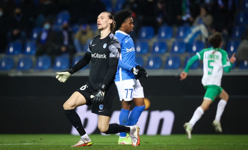 Genk's goalkeeper Maarten Vandevoordt looks dejected during a game between Belgian soccer team KRC Genk and Austrian soccer team SK Rapid Wien, Thursday 09 December 2021, in Genk, in the group H of the Europa League group stage, on the sixth and last day. BELGA PHOTO VIRGINIE LEFOUR