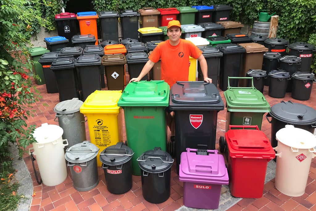 Alexander Smoljanovic hat ein ganz besonderes Hobby: Er sammelt Mülltonnen (Bild: privat)
