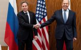 US-Außenminister Blinken (li.) und sein russischer Amtskollege Lawrow beim Treffen in Genf (Bild: Alex Brandon/Pool/AFP)
