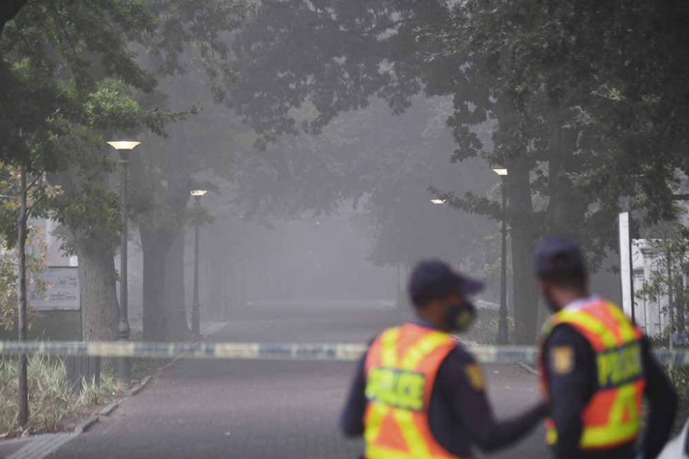 Großbrand im Parlament in Kapstadt (Bild: Rodger Bosch/AFP)