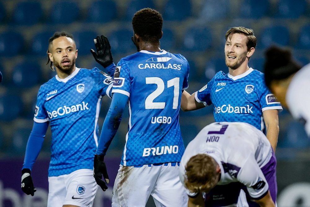 Theo Bongonda (l.) und Patrik Hrosovsky (r.) trafen für Genk zum Sieg gegen Beerschot (Bild: Bruno Fahy/Belga)