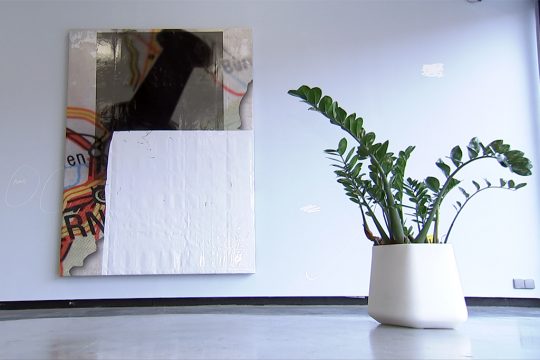 Ausstellung "Free Coffee, No Smartphone for Eternity" im Ikob (Bild: BRF TV)