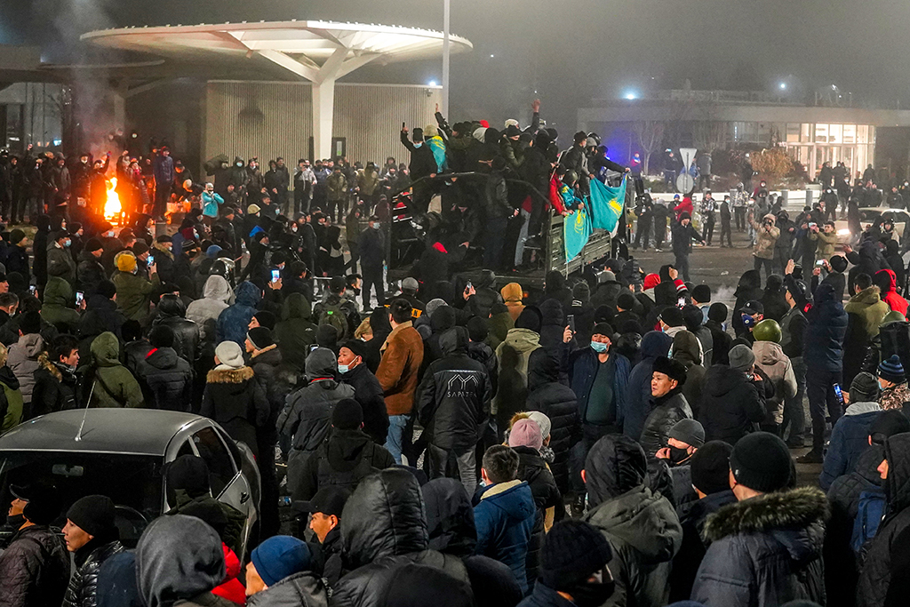 Unruhen in der kasachischen Stadt Almaty (Bild: Abduaziz Madyarov/AFP)