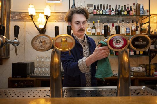 Kneipe in Amsterdam (Bild: Evert Elzinga/ANP/AFP)