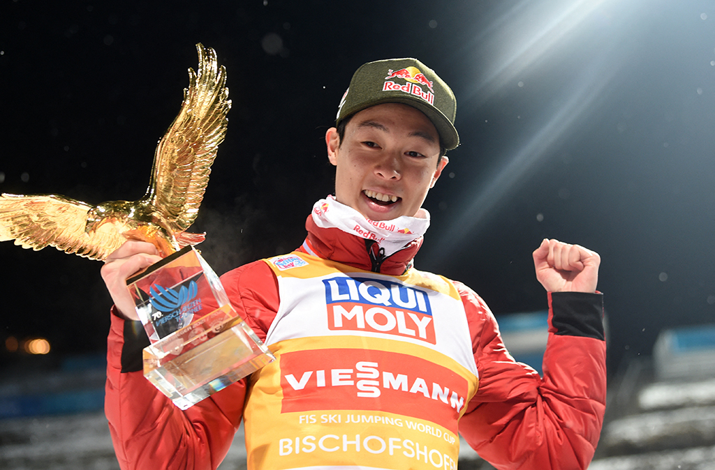 Kobayashi hat die 70. Vierschanzentournee der Skispringer gewonnen (Bild: Christof Stache/AFP)