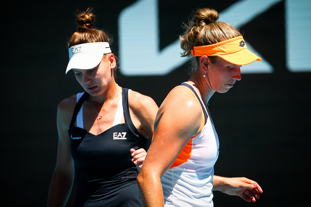 Aus fürs Doppel-Team Elise Mertens und die Russin Veronika Kudermetova bei den Australian Open (Bild: Patrick Hamilton/Belga)