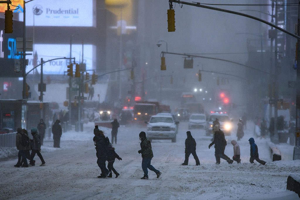 Wintersturm in New York (Bild: Ed Jones/AFP)