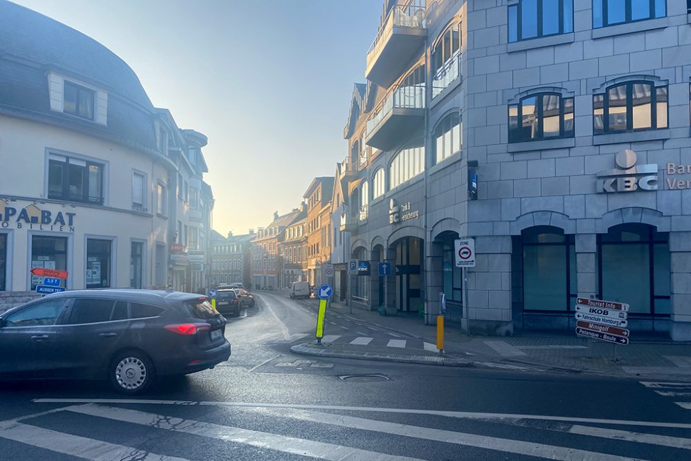 Kreuzung Vervierser Straße-Rathausplatz-Paveestraße (Bild: Simonne Doepgen/BRF)