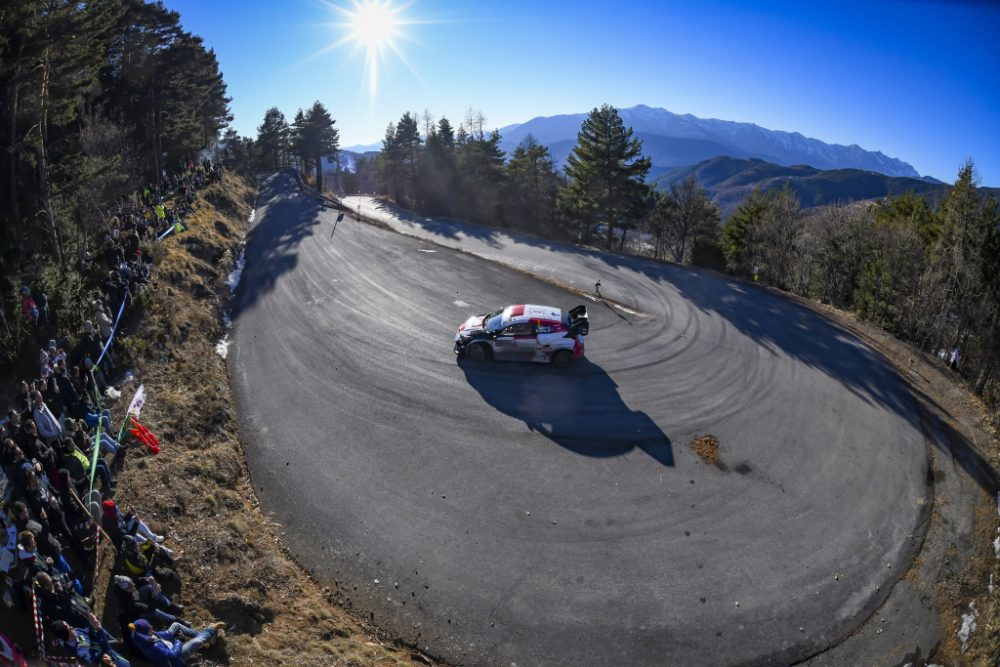 Sébastien Ogier und Beifahrer Benjamin Veillas übernehmen wieder die Spitze der Rallye Monte-Carlo (Bild: Toyota Gazoo Racing)