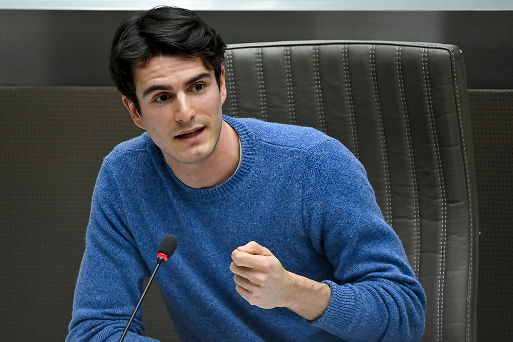 Conner Rousseau im flämischen Parlament (Archivbild: Dirk Waem/Belga)