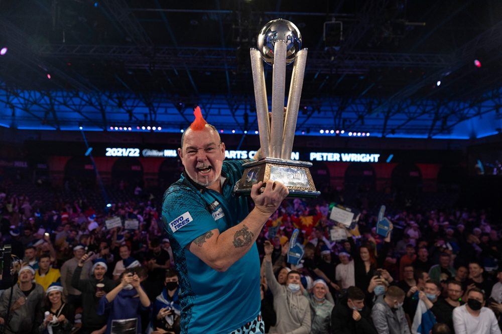 Peter Wright feiert seinen zweiten WM-Titel (Bild: Lawrence Lustig/PDC)