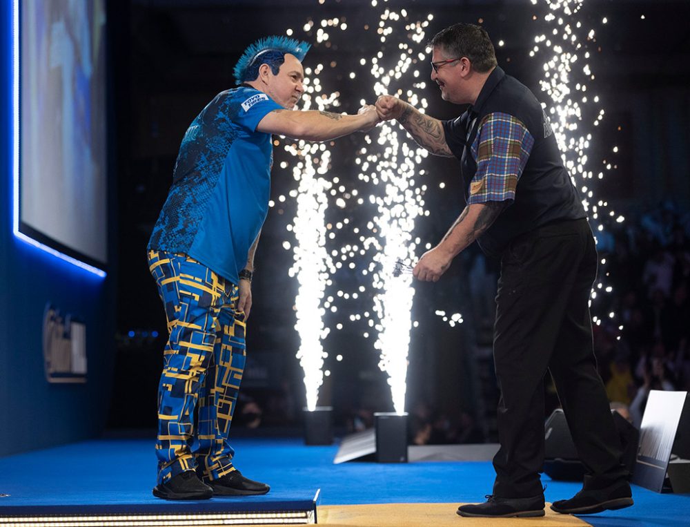 Peter Wright und Gary Anderson nach dem Halbfinale der Darts-WM