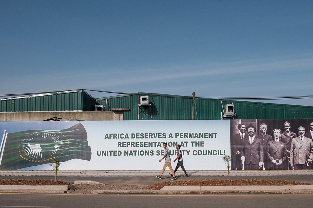 Banner in Äthiopiens Hauptstadt Addis Abeba mit der Forderung nach einem ständigen Sitz im UN-Sicherheitsrat (Bild: Eduardo Soteras/AFP)