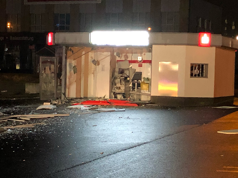 Geldautomat an der Aachener Adenauerstraße gesprengt (Bild: Polizei Aachen)