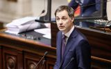 Premierminister Alexander De Croo am Donnerstag in der Kammer (Bild: Bruno Fahy/Belga)