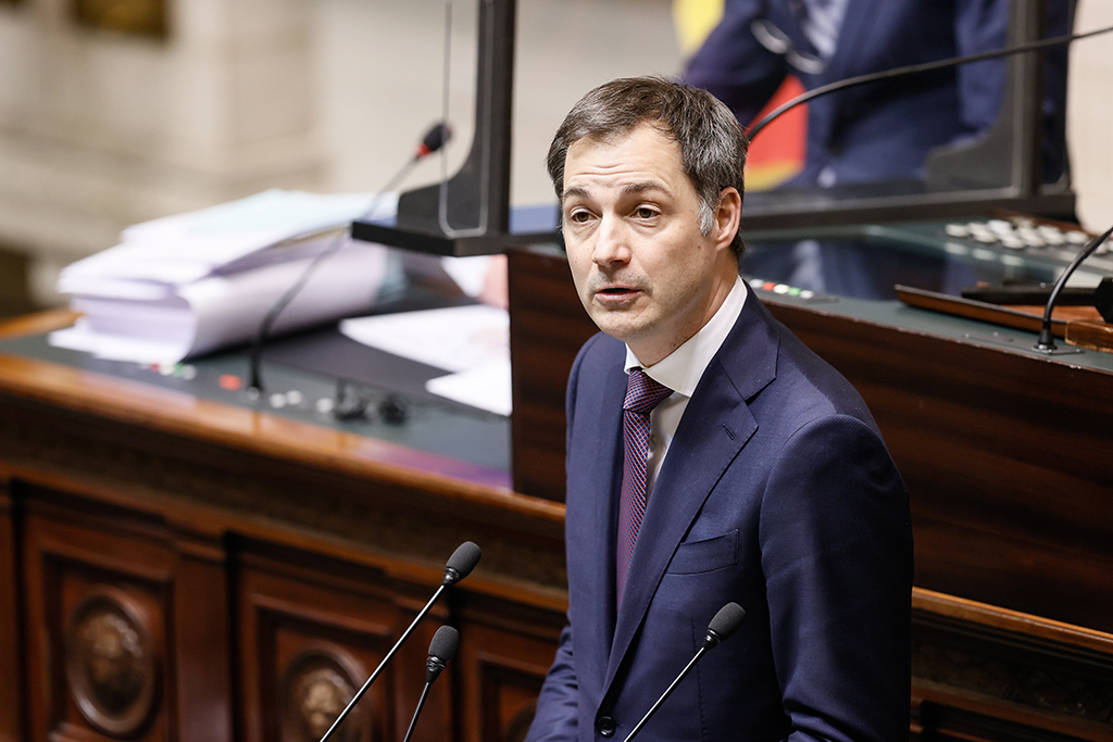 Premierminister Alexander De Croo am Donnerstag in der Kammer (Bild: Bruno Fahy/Belga)