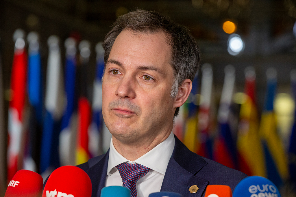 Premierminister De Croo am Rande des EU-Sondergipfels am 24. Februar (Bild: Nicolas Maeterlinck/Belga)