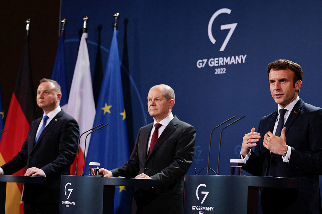Duda, Scholz und Macron am Dienstag in Berlin (Bild: Hannibal Hanschke/Pool/AFP)