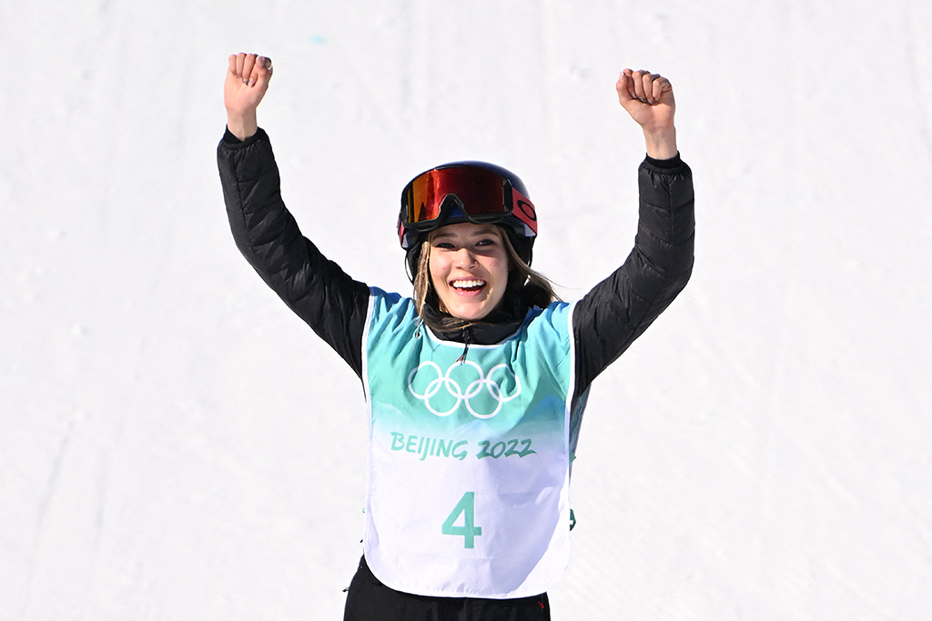 Gold für Chinesin Eileen Gu im Ski-Freestyle (Bild: Manan Vatsyayana/AFP)