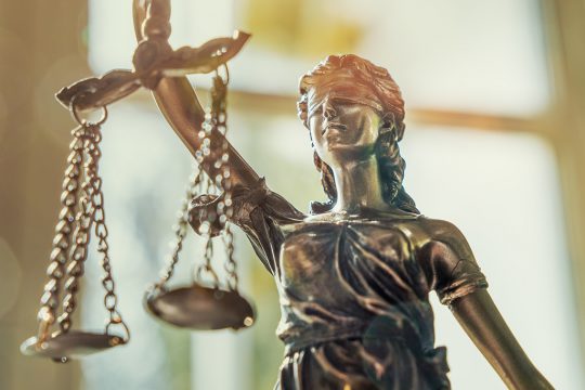 Justitia-Gerechtigkeit als Statue