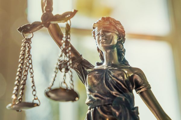 Justitia-Gerechtigkeit als Statue