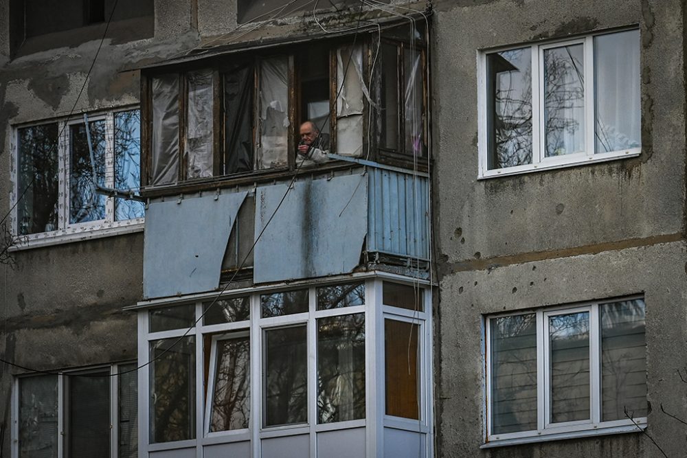 Mehrfamilienhaus in der ostukrainischen Stadt Avdiivka (Bild: Aris Messinis/AFP)