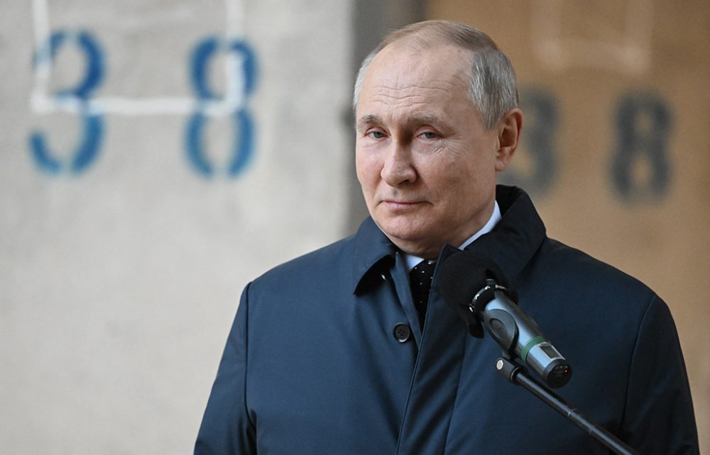 Wladimir Putin am Sonntag beim Besuch der Baustelle des neuen Space Centers in Moskau (Bild: Sergei Guneyev/AFP)