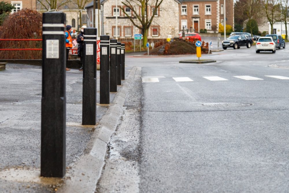 Raeren: Poller an der Eynattener Straße