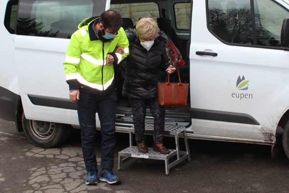 Seniorenbus der Eupener Unterstadt zum ersten Mal im Einsatz (Bild: Defne Oezmen/BRF)