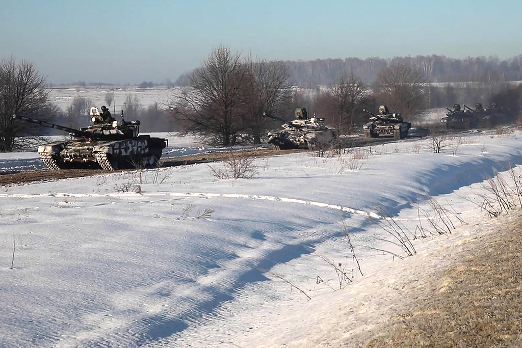Russische Panzer auf dem Heimweg nach Militärübungen in Belarus