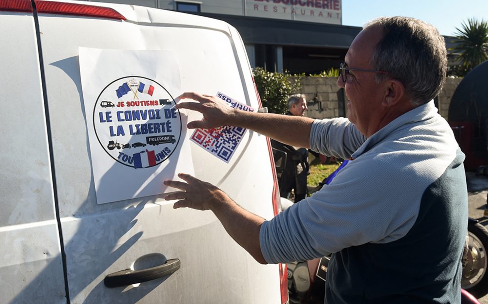 Trucker-Demo nach kanadischem Vorbild in Frankreich (Bild: Gaizkal Iroz/AFP)