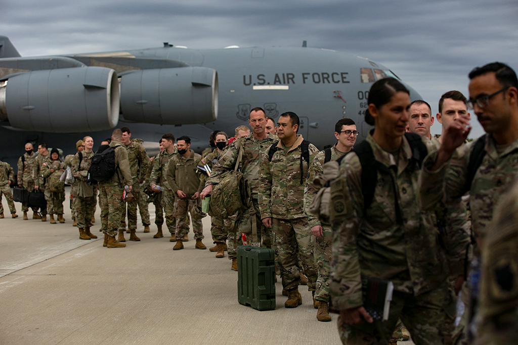 US-Soldaten vorm Abflug nach Europa (Bild: Allison Joyce/AFP)