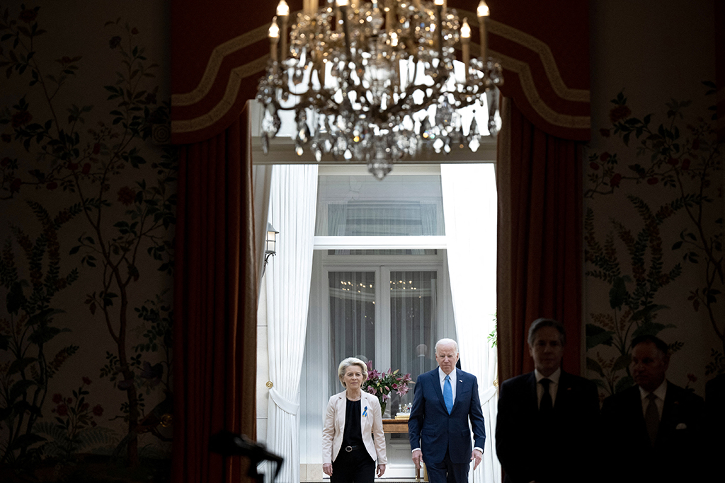 EU-Kommissionspräsidentin Ursula von der Leyen und US-Präsident Joe Biden (Bild: Brendan Smialowski/AFP)